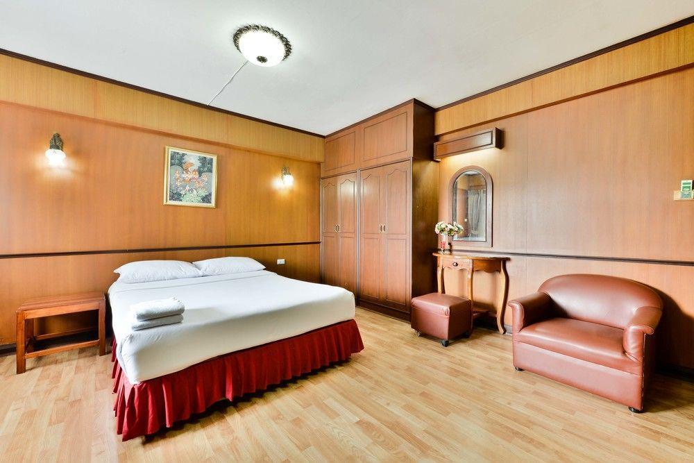 Nice Palace Hotel Bangkok Esterno foto
