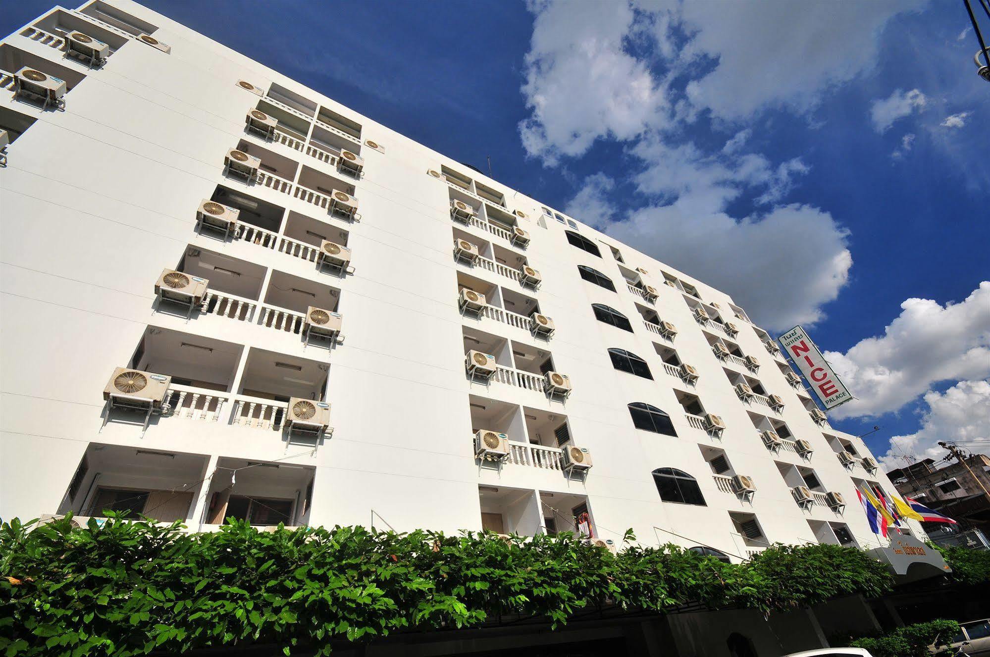 Nice Palace Hotel Bangkok Esterno foto